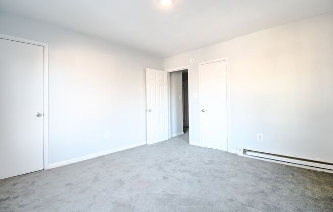 2 beds, 1 bath, $1,200