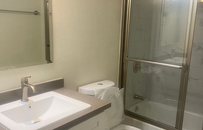 1 bed, 1 bath, $1,995, Unit 108