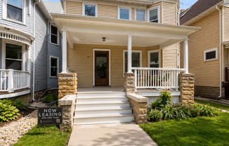320 W Wilson St