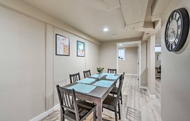 1934 NE NORTHGATE WAY