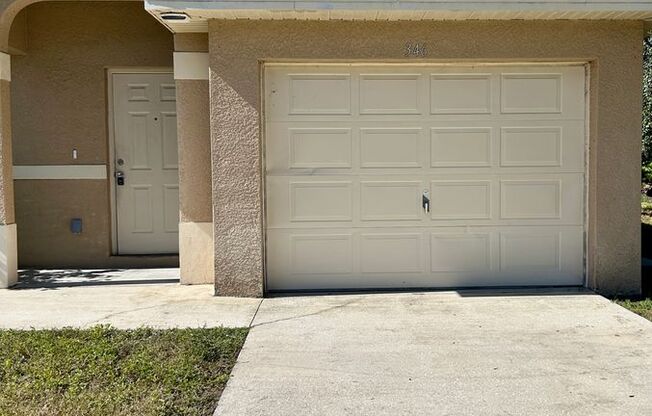 3 bed 2 bath 1 car garage