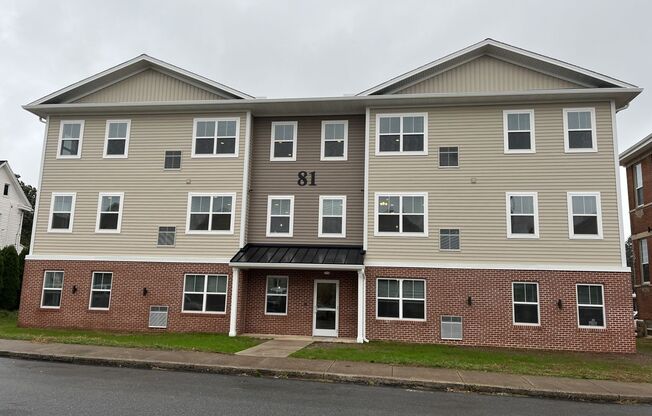 81 S 3RD ST. APT. 204 MT. WOLF, PA 17347 **FLATS ON 3RD**