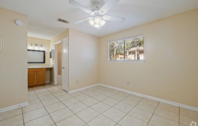 1 bed, 1 bath, 540 sqft, $850, Unit 836 - 8