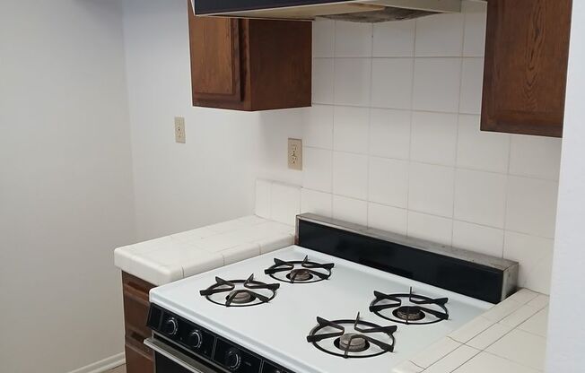 Studio, 1 bath, $1,550, Unit 06