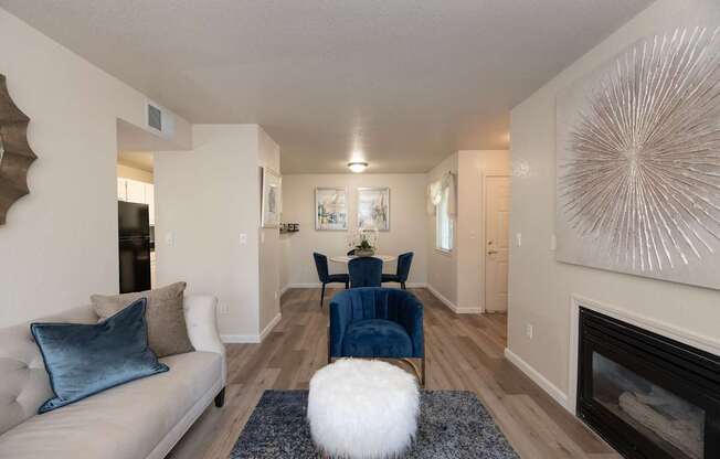 Welcome to Autumn Oaks | Apartments in Roseville