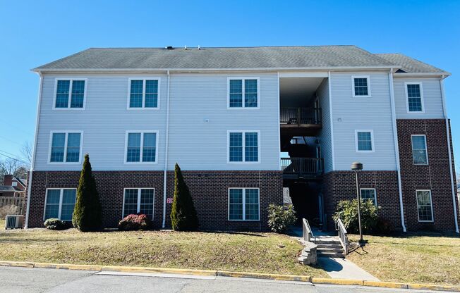 2 or 3 Bedroom, 1 or 2 Bath Apartments