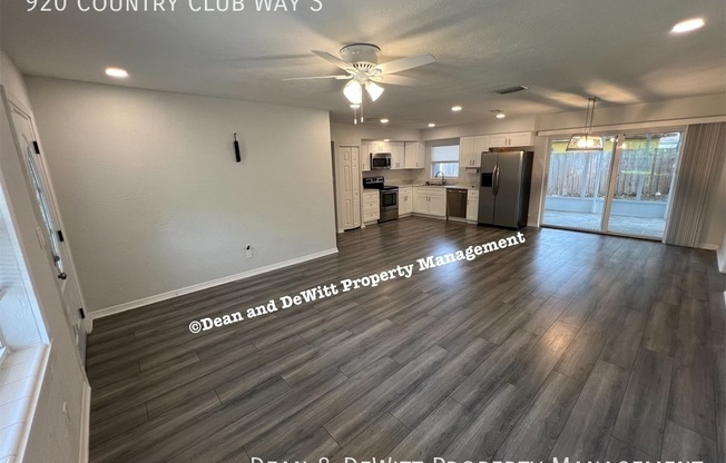 920 COUNTRY CLUB WAY S