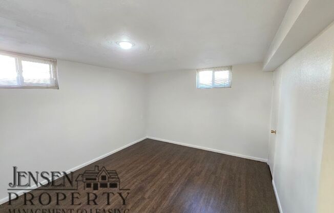 2 beds, 1 bath, $1,400, Unit # DOWNSTAIRS