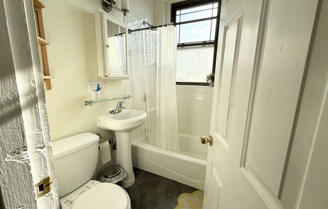 1 bed, 1 bath, $2,700, Unit 2F