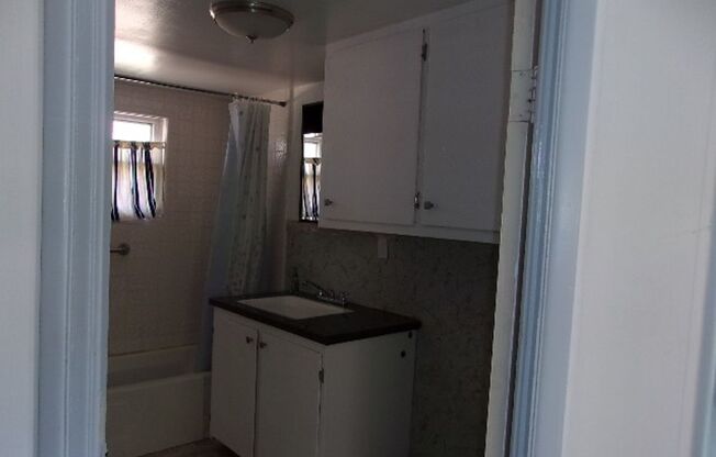 3 beds, 2 baths, $1,500