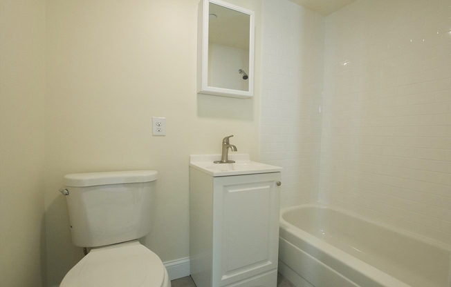 Studio, 1 bath, 300 sqft, $1,950, Unit 8
