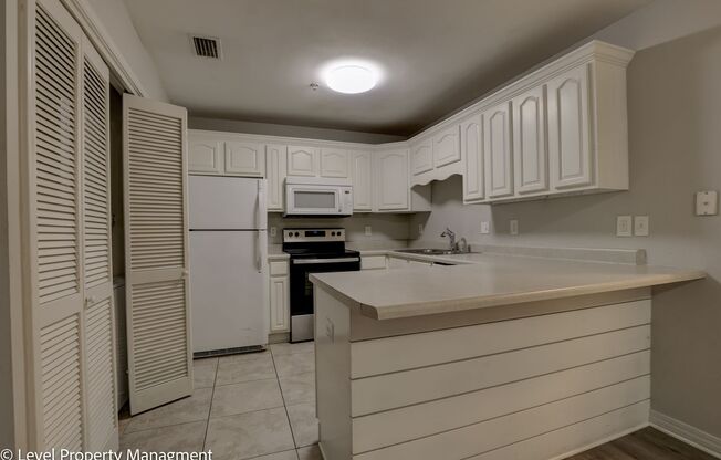 2 beds, 2 baths, 1,050 sqft, $1,500, Unit Unit 6