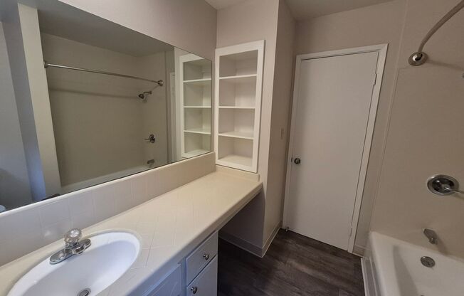 2 beds, 1 bath, $1,695, Unit 1