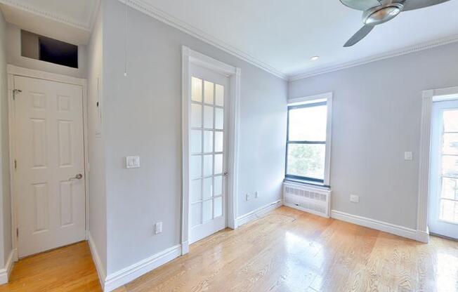 424 E 9th Street