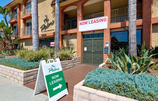 Palms Apartments