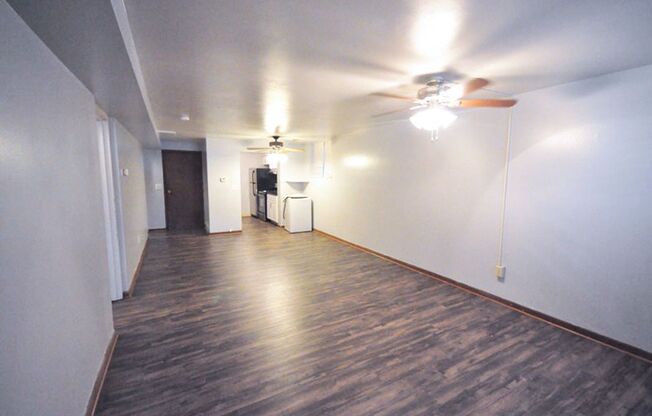 2 beds, 1 bath, $1,255, Unit 191 D