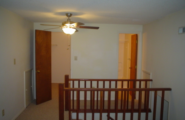 3 beds, 3 baths, $1,650