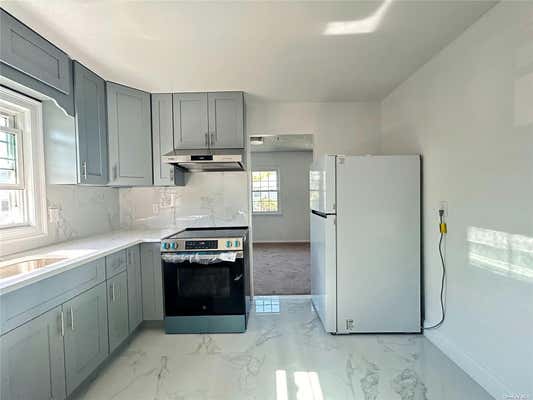 3 beds, 2 baths, 1,560 sqft, $2,900, Unit 2FL