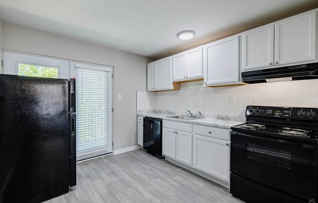 Monteleone: Fully renovated apartments on Briarcliff Road; Emory Cliff Shuttle; 1 month free!!!