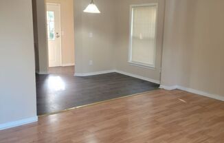2 beds, 1 bath, 913 sqft, $1,595, Unit Apt. B