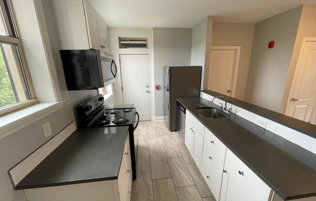 5721-5727 Elwood Street