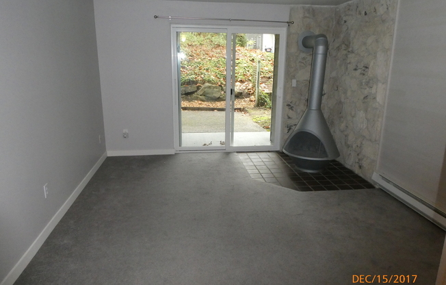 New Remodeled 1 Bed 1 Bath Condo Across from Microsoft.