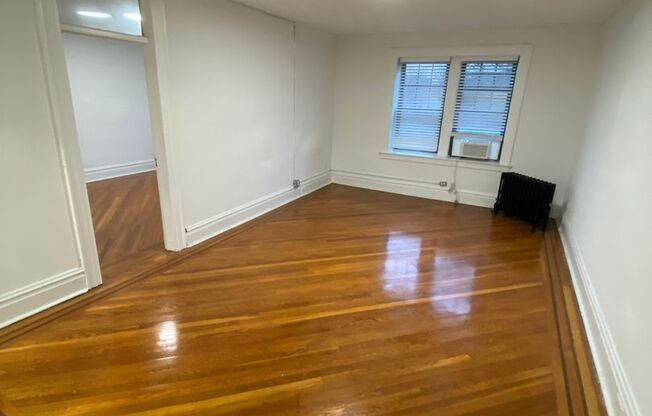 1 bed, 1 bath, 480 sqft, $1,950, Unit E02