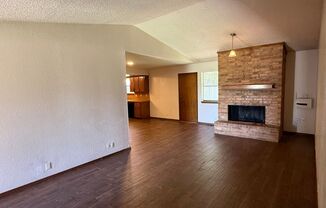 Spacious and Cozy Home in Convenient Location
