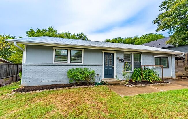 Stylish Updated Home: Gourmet Kitchen, Expansive Deck, and Private Fenced Yard—Your Ideal Retreat Awaits!