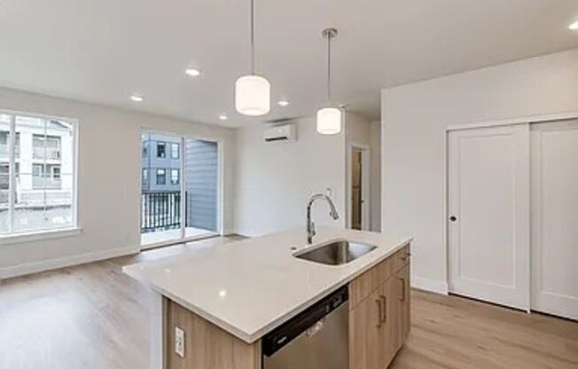 Albina Condominiums