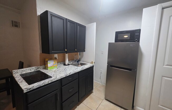 7909 NW 40 ST