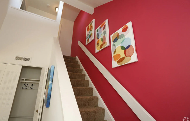 2 beds, 1.5 baths, 1,056 sqft, $1,599