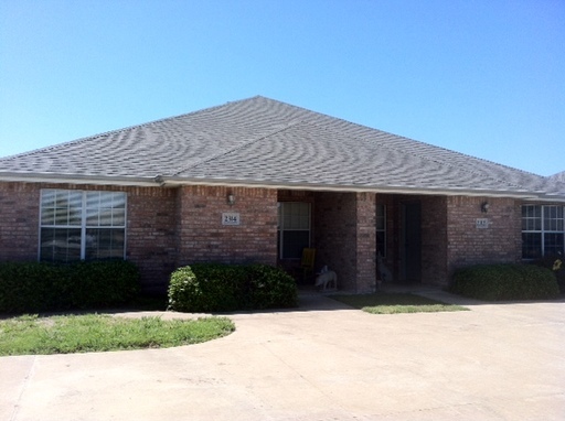 College Station - 3 Bedrooms / 2 Bath Duplex with fenced yard and washer/dryer.