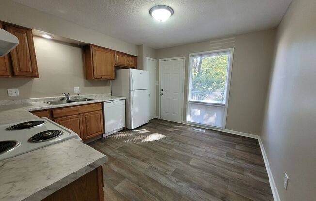 2 beds, 1 bath, 800 sqft, $1,195, Unit 4615 Southeast 3rd Court