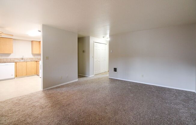 2 beds, 1 bath, 840 sqft, $1,295, Unit 78