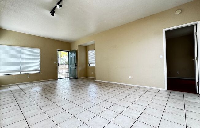 Central (Ft Lowell and Columbus) 2 bed, 2 bath townhouse with private yard and a/c!