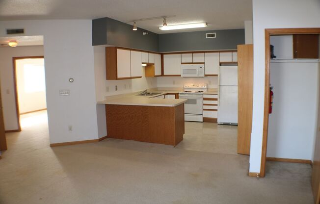 2 beds, 1 bath, $1,195, Unit # 08