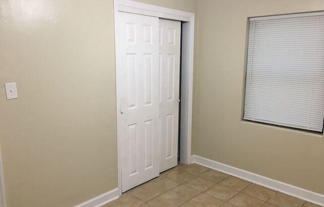 3 beds, 1 bath, $1,250