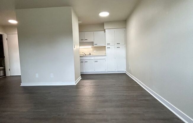 1 bed, 1 bath, 815 sqft, $845