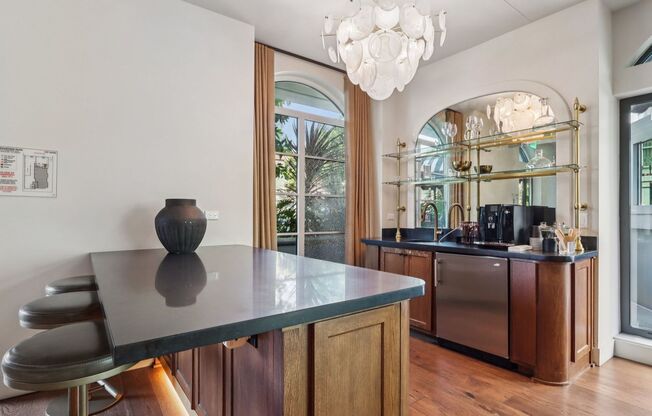 Studio, 1 bath, 675 sqft, $2,400, Unit 611