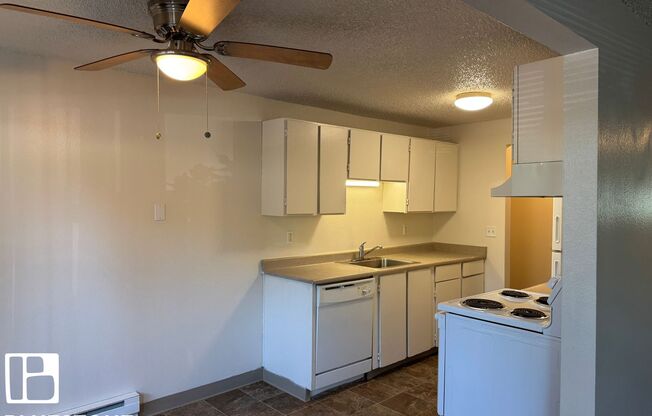 2 beds, 1 bath, 1,000 sqft, $1,275, Unit 15