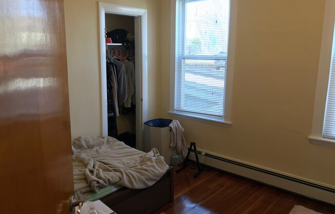 3 beds, 1 bath, $4,000, Unit 1