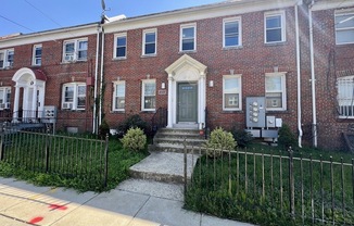 1353 ADAMS ST NE