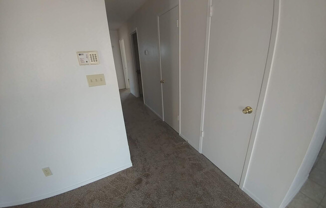 3 beds, 2 baths, 1,239 sqft, $2,015, Unit 1690-206