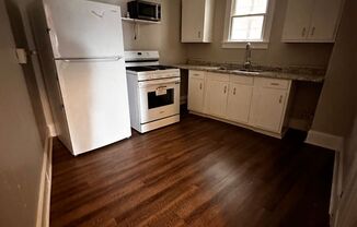 1 bed, 1 bath, $800, Unit 507 Harmony Ave 2R