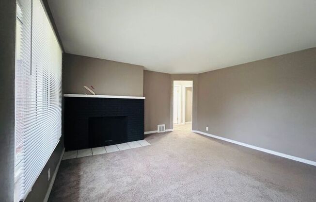 104 DOGWOOD DR