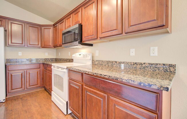 3 beds, 2 baths, 1,248 sqft, $2,400, Unit 1223