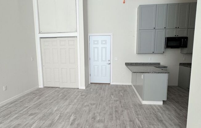 1 bed, 1 bath, 768 sqft, $1,650, Unit 1020