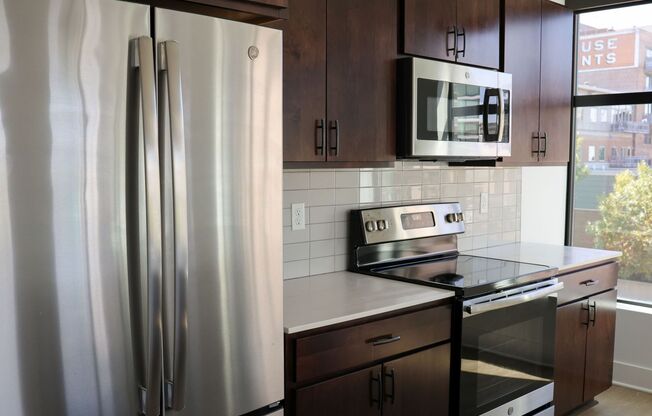 1 bed, 1 bath, 845 sqft, $1,565, Unit 212