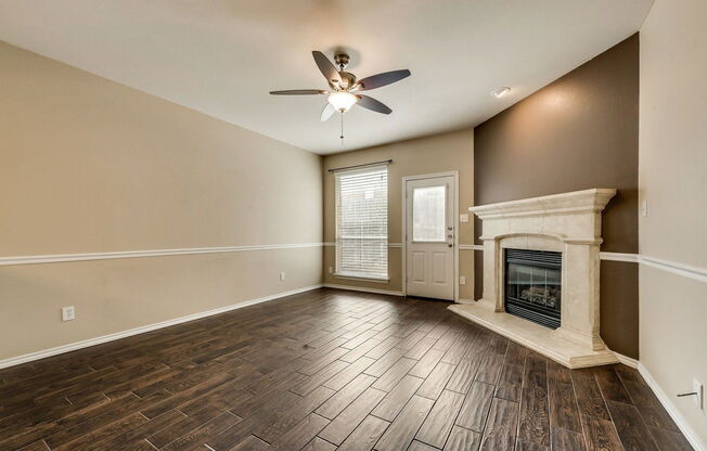 4032 MARTINSBURG DR